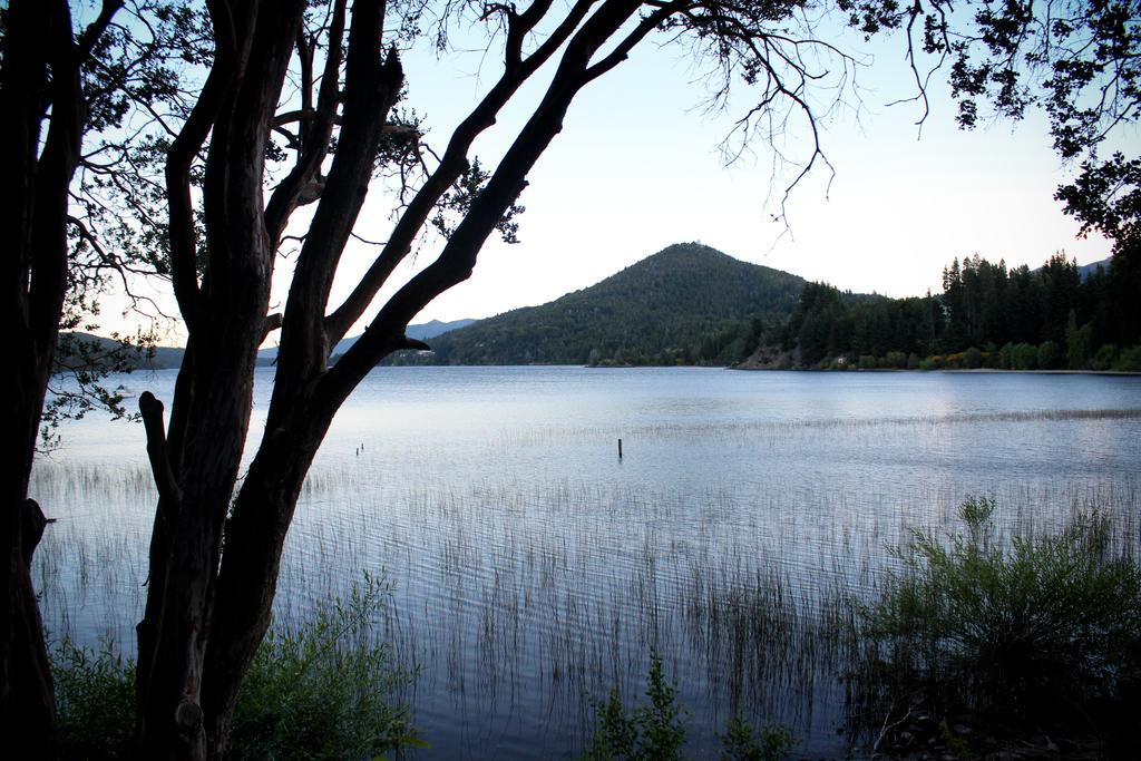 Los Juncos Patagonian Lake House Сан-Карлос-де-Барилоче Экстерьер фото