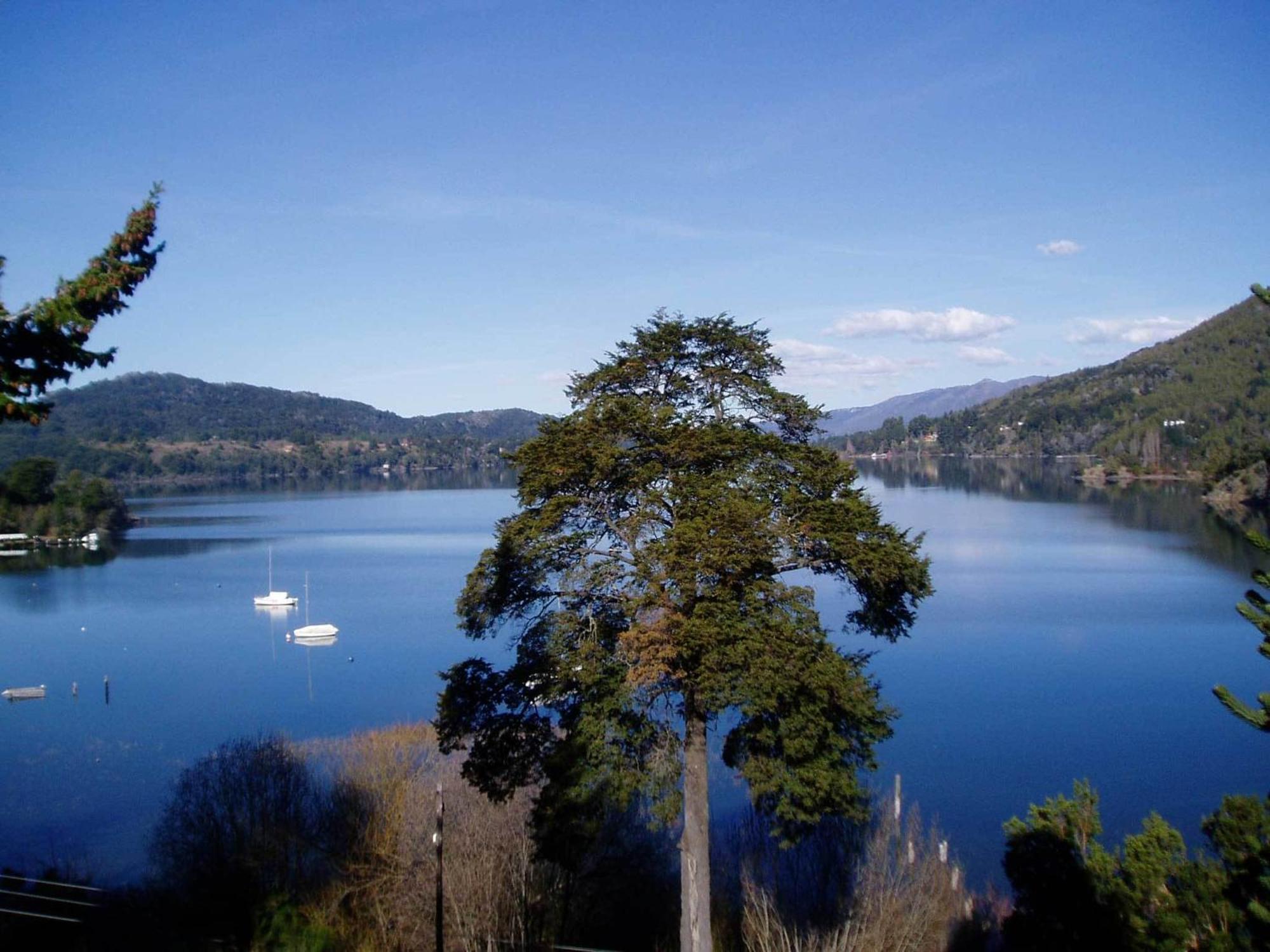 Los Juncos Patagonian Lake House Сан-Карлос-де-Барилоче Экстерьер фото